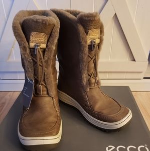 Ecco Women's Trace Tie Cold Weather Boots NWT